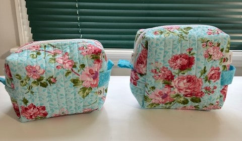 Rose Whisper by Eleanor Burns cosmetic bag