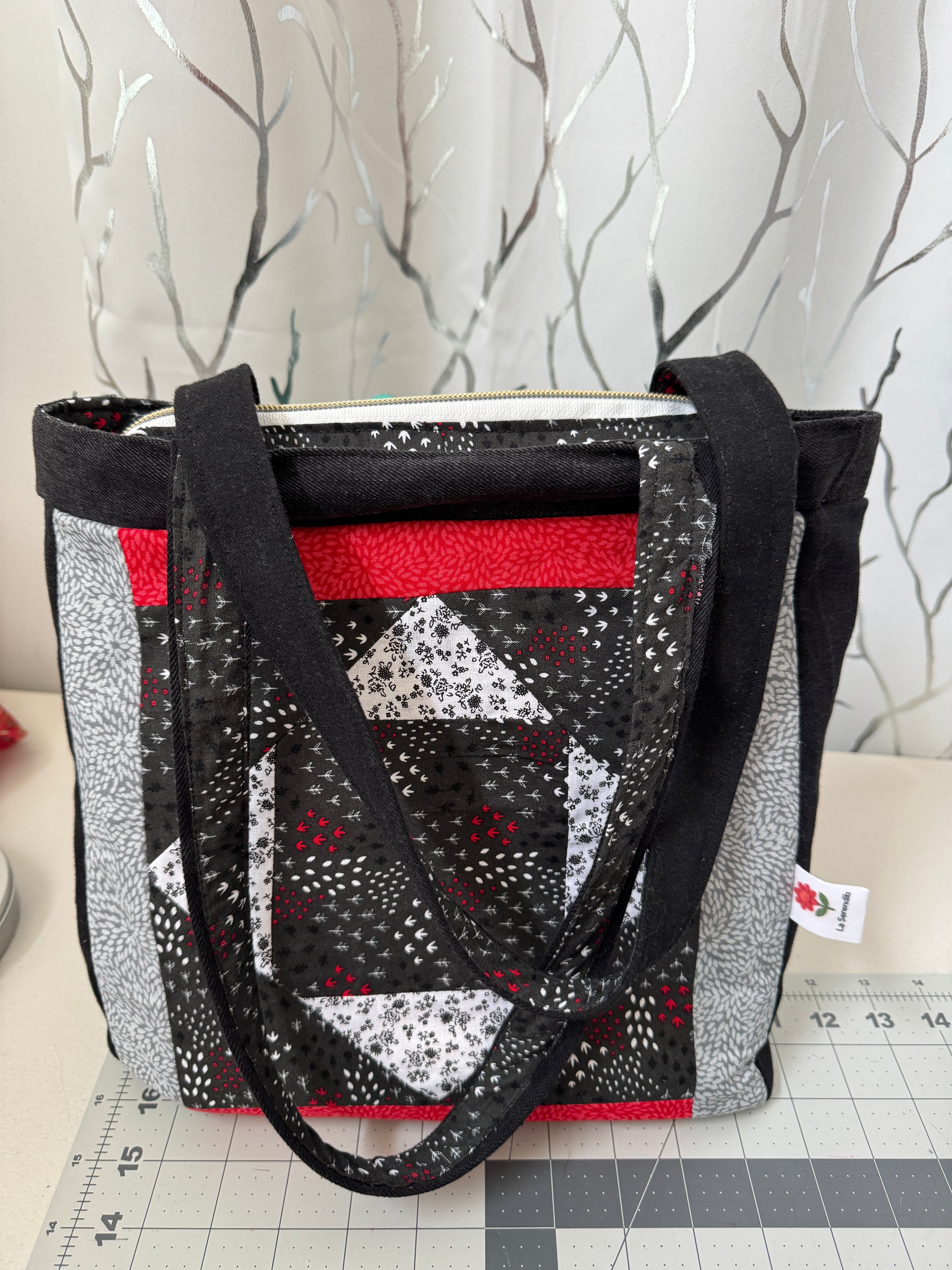 Hourglass patchwork tote bag