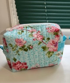 Rose Whisper by Eleanor Burns cosmetic bag